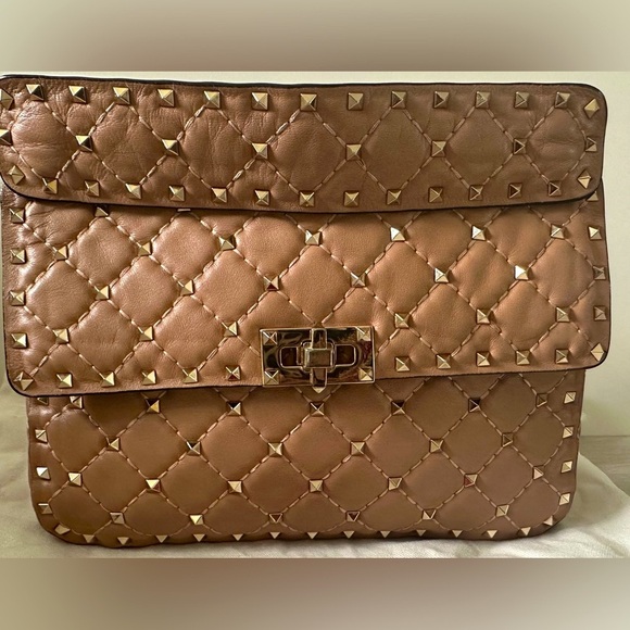Valentino Garavani Medium Nappa Rockstud Spike Shoulder Bag - Picture 2 of 16